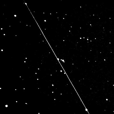 Asteroiden 1991TB1.  Under en natt r�r sig asteroiden tydligt. 48 individuella bilder sammansatta till en sekvens visar r�relsen i f�rh�llande till stj�rnorna.

GIF Animation composed of 48 individual frames
Time of observation : March 20 1999, 19.30 - 21.20 UT.
Telescope : Celestron 14 operating at f/7.
Mount : Software Bisque Paramount GT-1100
CCD : Apogee AP7. Each exposure 1 min. No filter.
Postprocessing  with CCDSoft.
Note the satellite streak in the first image. The signal fading in parts of the sequence was caused by clouds.
Observer : Jan Sonnvik
